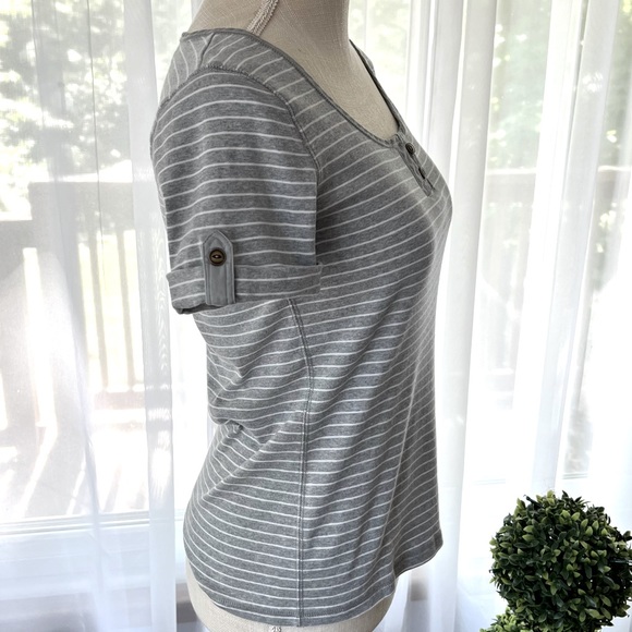 Jones New York Sport Gray Striped Short Sleeves Size Small - Picture 9 of 13